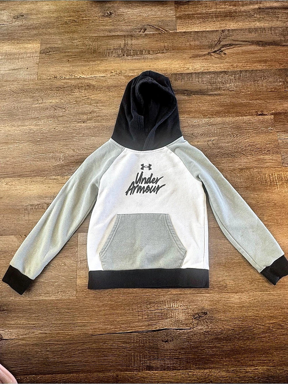 Under Armour Colorblock Script Logo Hoodie Boys Size 6 Gray & Black